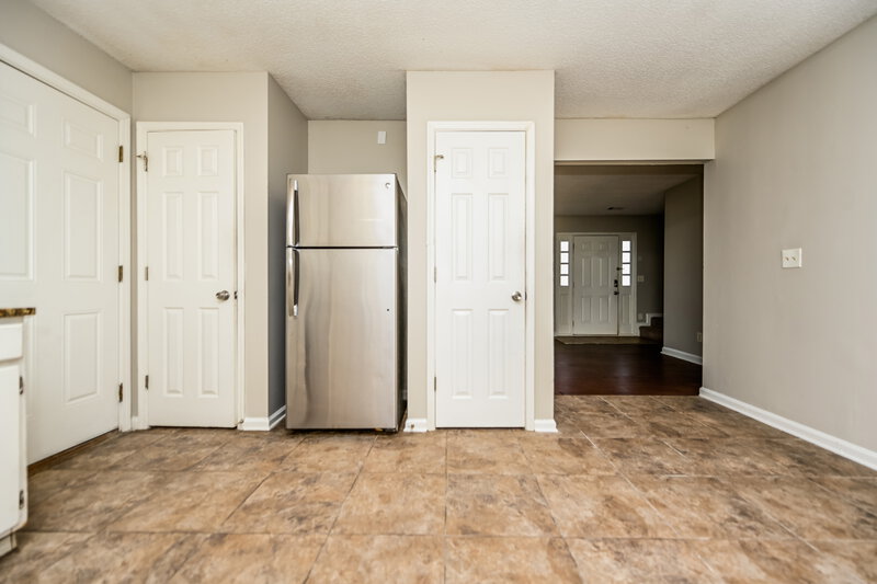 1,770/Mo, 3275 Deer Pause Ln Decatur, GA 30034 Kitchen View 3