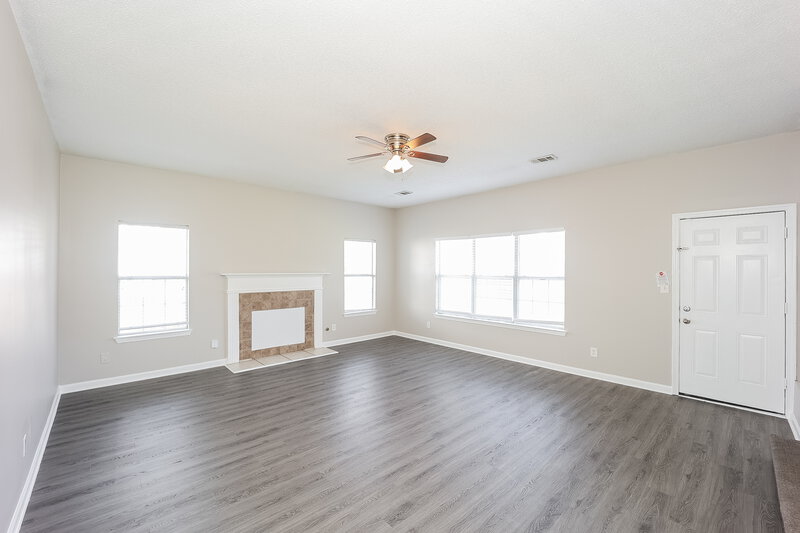 2,400/Mo, 3474 Clifton Farm Dr Decatur, GA 30034 Family Room View