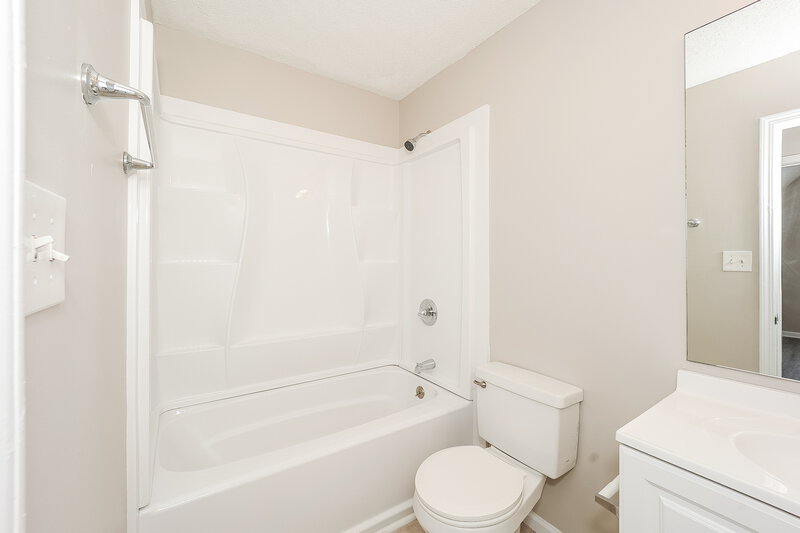 2,400/Mo, 3474 Clifton Farm Dr Decatur, GA 30034 Bathroom View