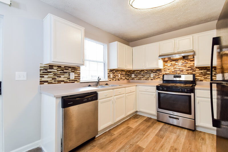 3,060/Mo, 3791 Landgraf Cove Decatur, GA 30034 Kitchen View 3