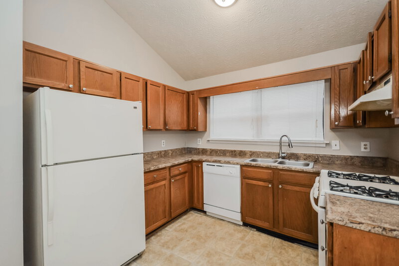 2,060/Mo, 3806 Raiders Ridge Dr Lithonia, GA 30038 Kitchen View