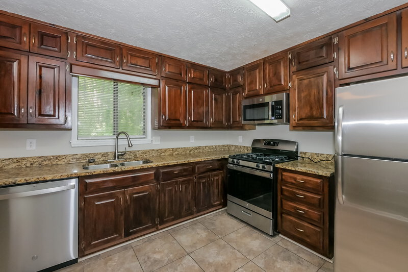 1,810/Mo, 5082 Great Meadows Rd Lithonia, GA 30038 Kitchen View