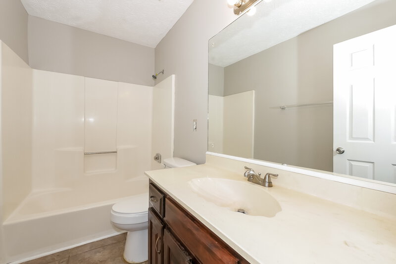 1,810/Mo, 5082 Great Meadows Rd Lithonia, GA 30038 Main Bathroom View
