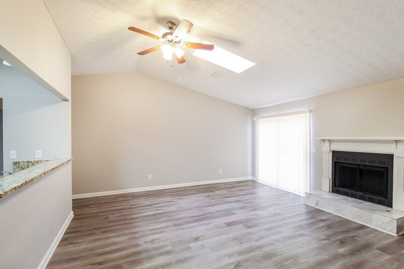 2,360/Mo, 5649 La Fleur Trail Lithonia, GA 30038 Living Room View 2