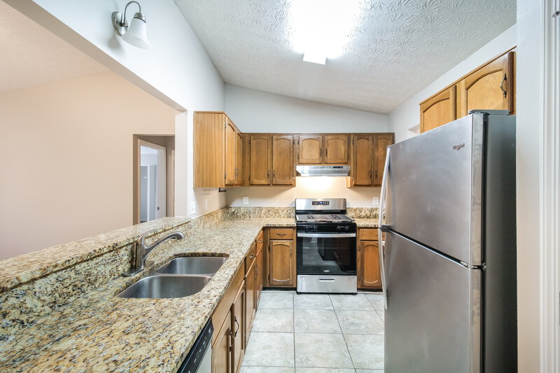 2,360/Mo, 5649 La Fleur Trail Lithonia, GA 30038 Kitchen View