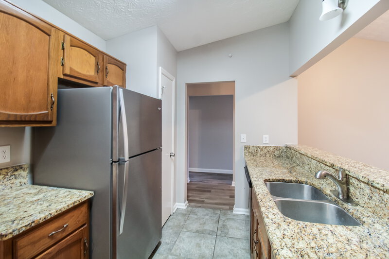 2,360/Mo, 5649 La Fleur Trail Lithonia, GA 30038 Kitchen View 2