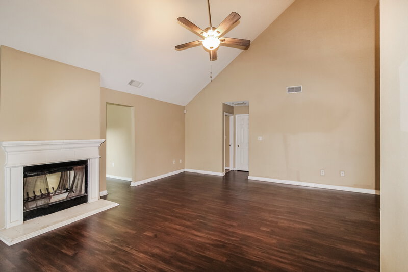 2,660/Mo, 6581 Lake Mill Trace Lithonia, GA 30038 Living Room View 2