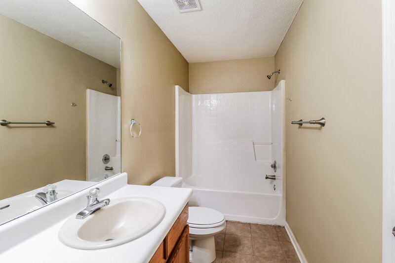 2,660/Mo, 6581 Lake Mill Trace Lithonia, GA 30038 Bathroom View
