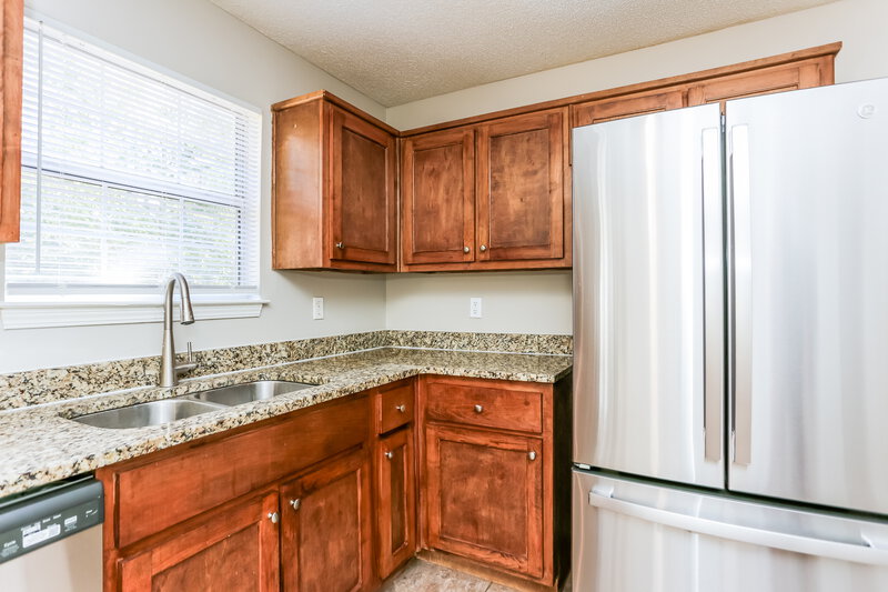 1,800/Mo, 3610 Salem Hills Dr Lithonia, GA 30038 Kitchen View 2