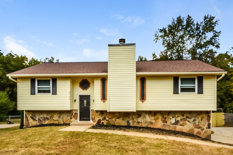 1,700/Mo, 3760 Saddle Ridge Dr SW Snellville, GA 30039 Front View