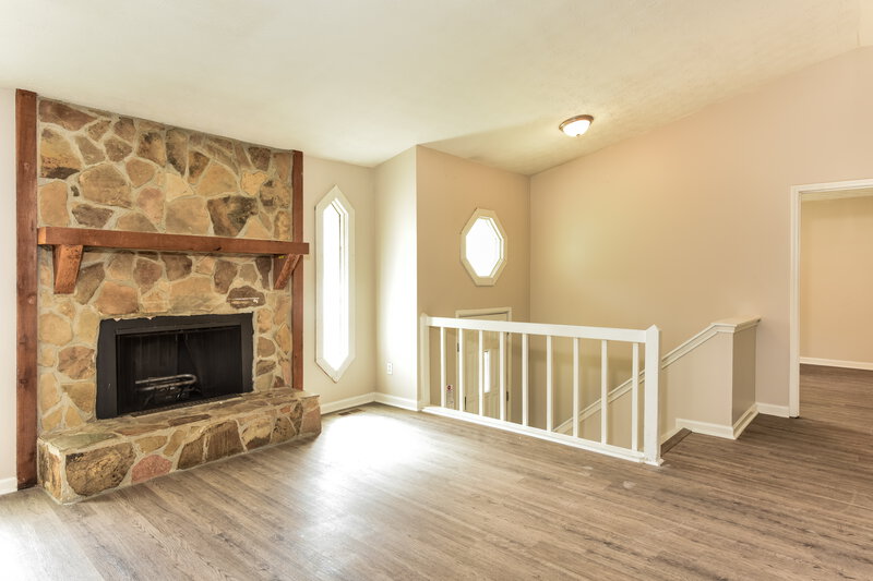 1,700/Mo, 3760 Saddle Ridge Dr SW Snellville, GA 30039 Living Room View 2