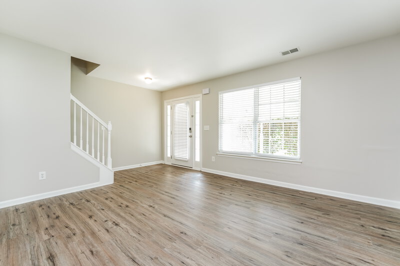 2,230/Mo, 4618 Ash Tree St Snellville, GA 30039 Living Room View