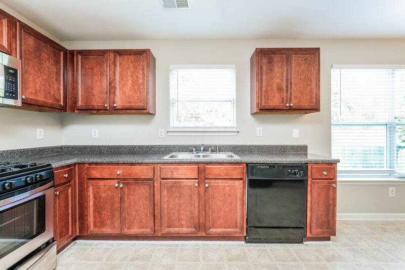 2,230/Mo, 4618 Ash Tree St Snellville, GA 30039 Kitchen View 2
