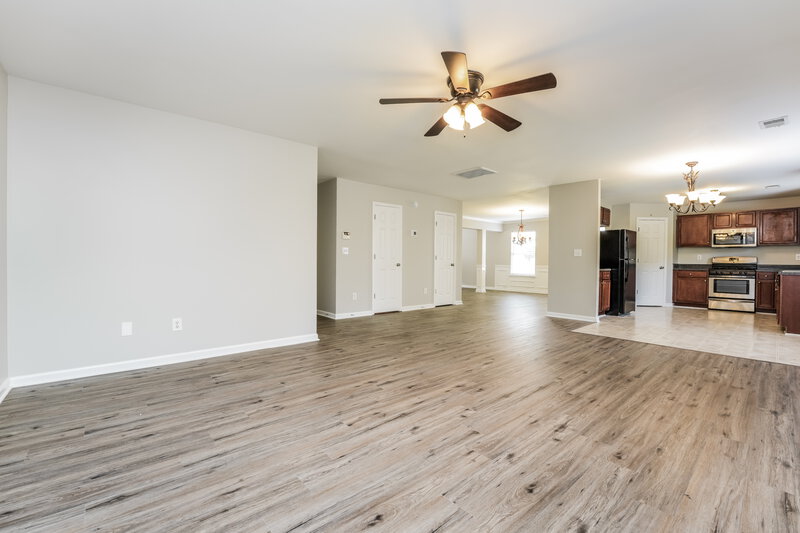 2,230/Mo, 4618 Ash Tree St Snellville, GA 30039 Family Room View 2