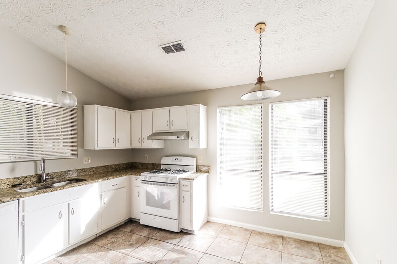 1,935/Mo, 2995 Arden Way Snellville, GA 30039 Kitchen View