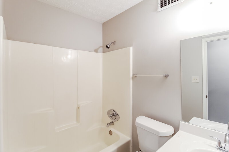 1,935/Mo, 2995 Arden Way Snellville, GA 30039 Main Bathroom View