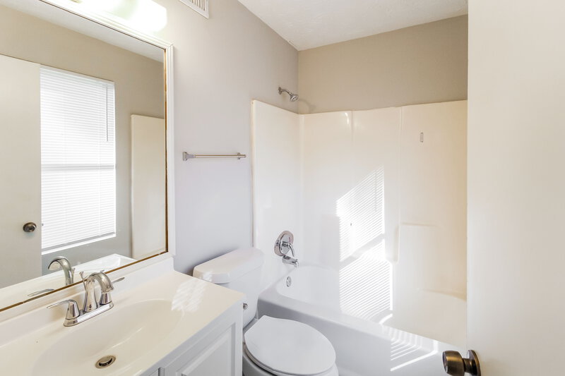 1,935/Mo, 2995 Arden Way Snellville, GA 30039 Bathroom View