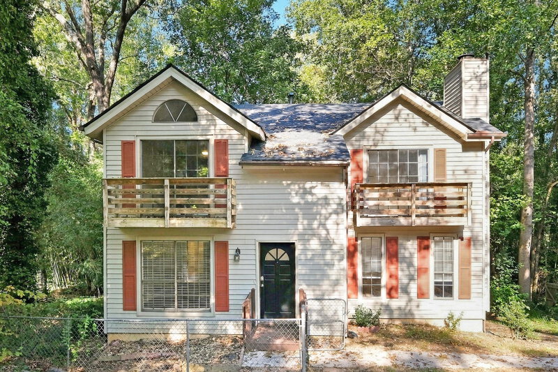 3 Bedroom House – 3888 Valley Brook Rd, Snellville, GA 30039