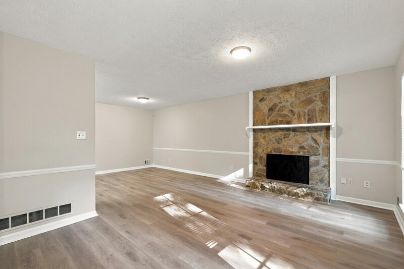 2,005/Mo, 3888 Valley Brook Rd Snellville, GA 30039 Living Room View
