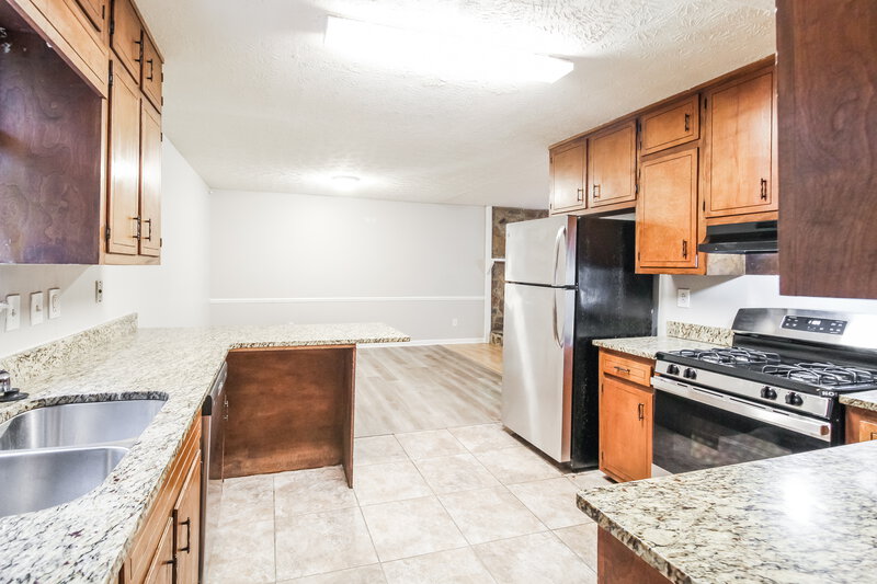 1,655/Mo, 3888 Valley Brook Rd Snellville, GA 30039 Kitchen View