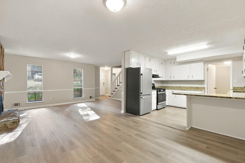 2,005/Mo, 3888 Valley Brook Rd Snellville, GA 30039 Dining Room View