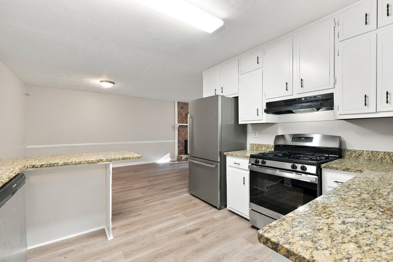 2,005/Mo, 3888 Valley Brook Rd Snellville, GA 30039 Kitchen View