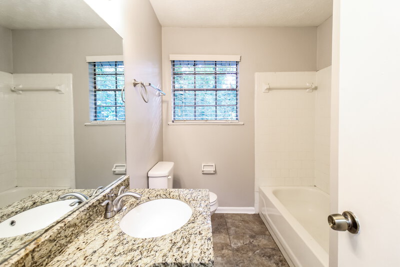 1,655/Mo, 3888 Valley Brook Rd Snellville, GA 30039 Bathroom View