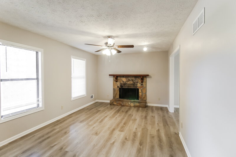 1,705/Mo, 3678 Waverly Oaks Way SW Snellville, GA 30039 Living Room View 2