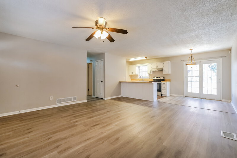 1,665/Mo, 2915 Winchester Dr Cumming, GA 30041 Living Room View 3