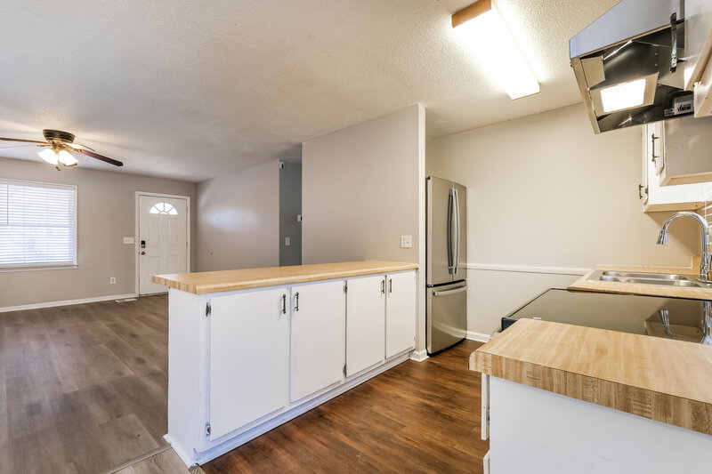 1,665/Mo, 2915 Winchester Dr Cumming, GA 30041 Kitchen View 2