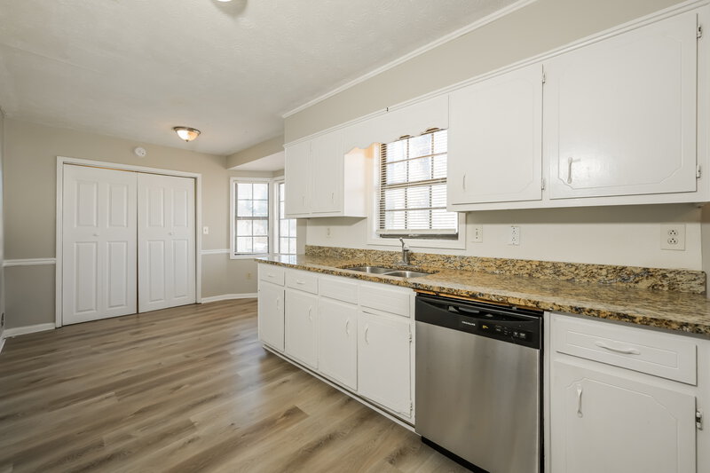 1,940/Mo, 2193 Cruse Rd Lawrenceville, GA 30044 Kitchen View