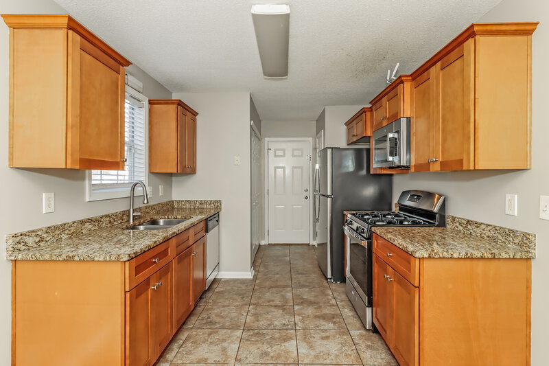 1,805/Mo, 702 Shoal Circle SE Lawrenceville, GA 30046 Kitchen View