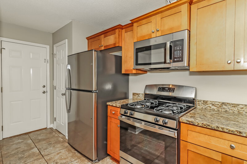 1,805/Mo, 702 Shoal Circle SE Lawrenceville, GA 30046 Kitchen View 2