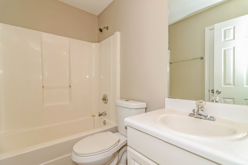 1,805/Mo, 702 Shoal Circle SE Lawrenceville, GA 30046 Bathroom View