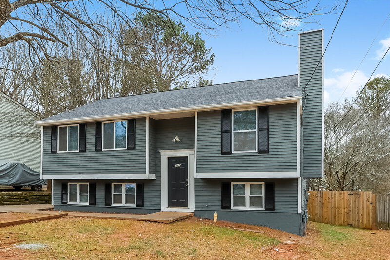 2,175/Mo, 725 Sunfield Dr NW Lilburn, GA 30047 Front View