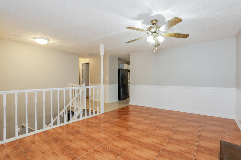 2,175/Mo, 725 Sunfield Dr NW Lilburn, GA 30047 Living Room View 2