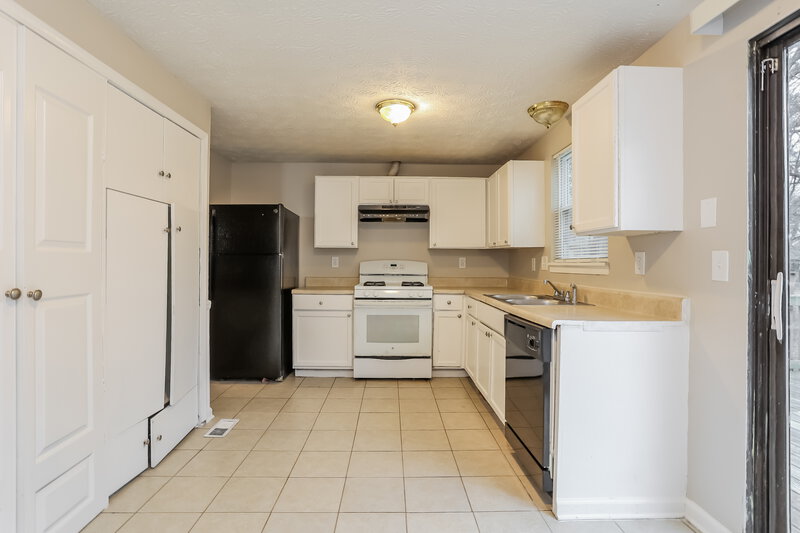 2,140/Mo, 725 Sunfield Dr NW Lilburn, GA 30047 Misc View 7