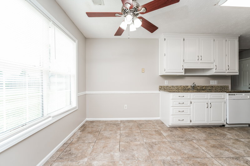 1,920/Mo, 1520 Julianna Dr SW Loganville, GA 30052 Breakfast Nook View