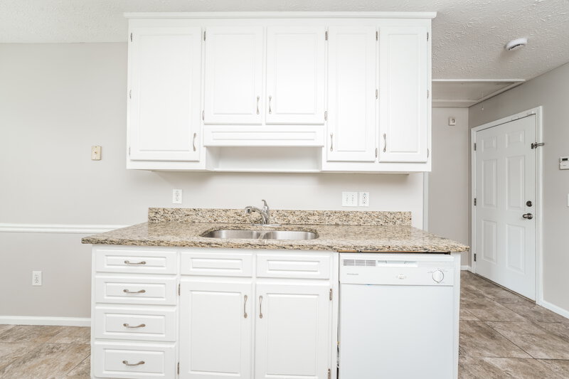 1,920/Mo, 1520 Julianna Dr SW Loganville, GA 30052 Kitchen View 2