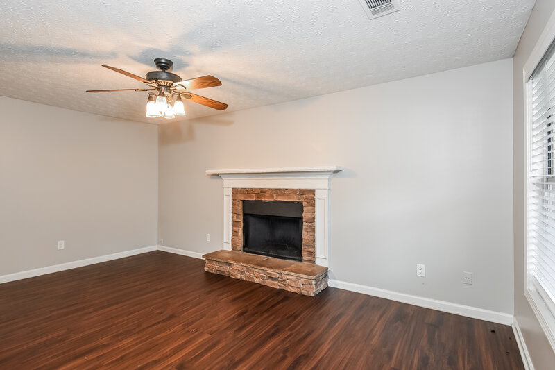 1,850/Mo, 350 Towler Dr Loganville, GA 30052 Living Room View