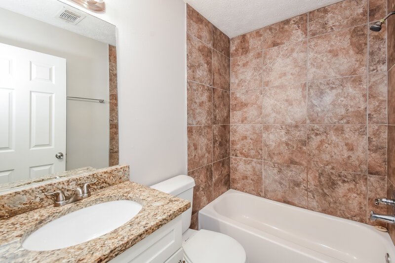 1,850/Mo, 350 Towler Dr Loganville, GA 30052 Bathroom View