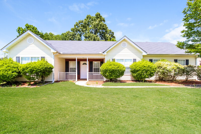 3 Bedroom House – 301 Greenleaf Ct, Loganville, GA 30052