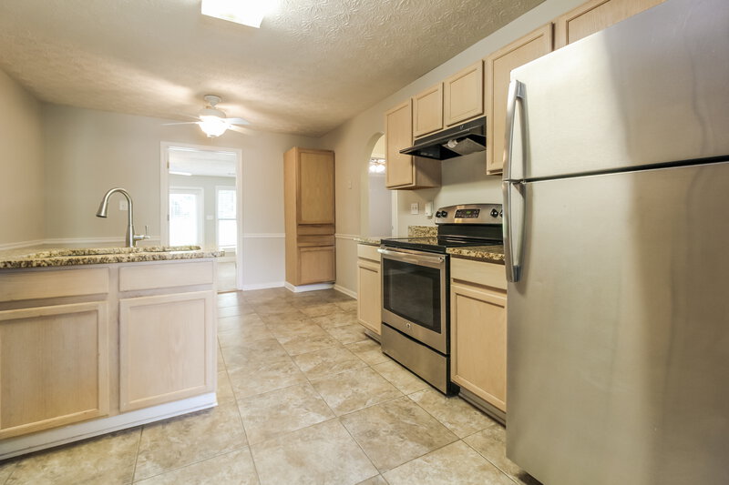 2,195/Mo, 301 Greenleaf Ct Loganville, GA 30052 Kitchen View 2
