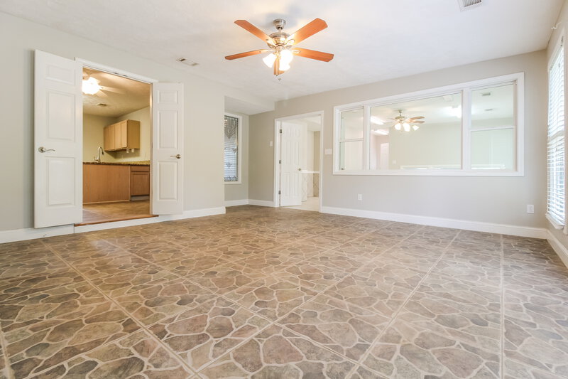 2,195/Mo, 301 Greenleaf Ct Loganville, GA 30052 Family Room View 2