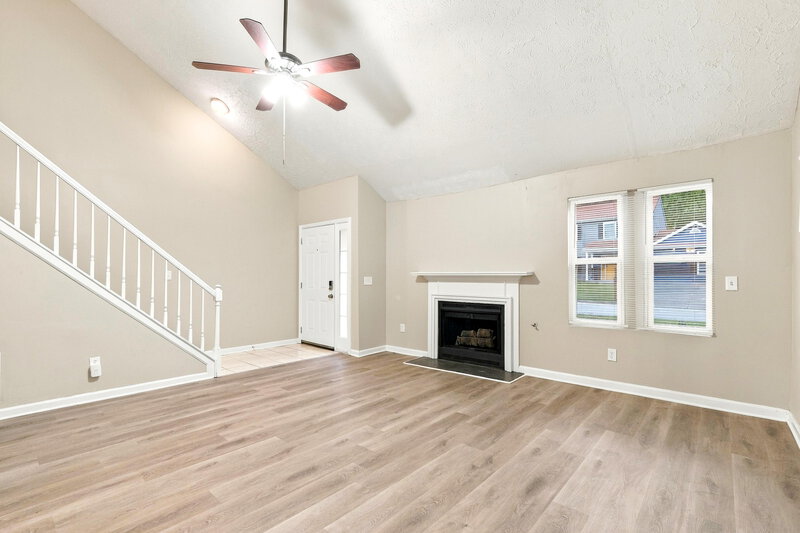 1,890/Mo, 1733 Laurel Creek Circle Lithonia, GA 30058 Living Room View 2
