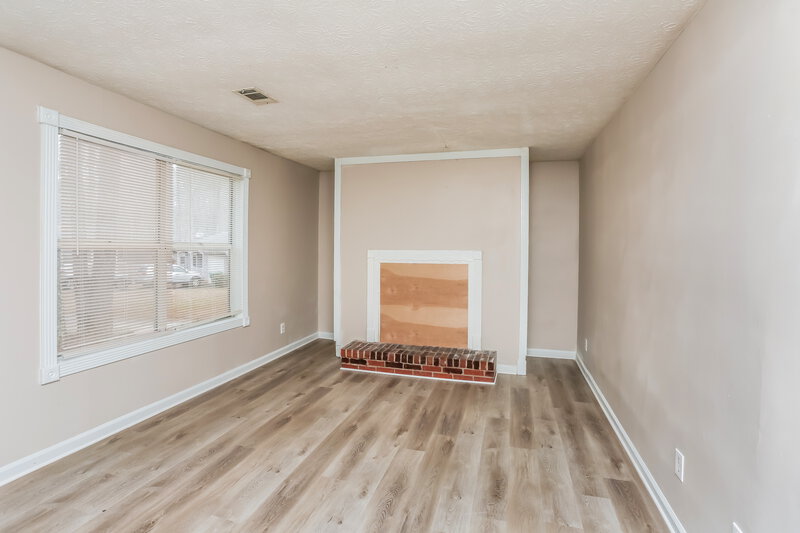 1,450/Mo, 5818 Calico Ct Lithonia, GA 30058 Living Room View