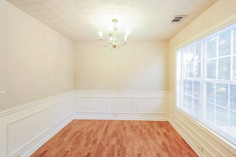 2,125/Mo, 740 Shadow Lakes Dr Lithonia, GA 30058 Dining Room View