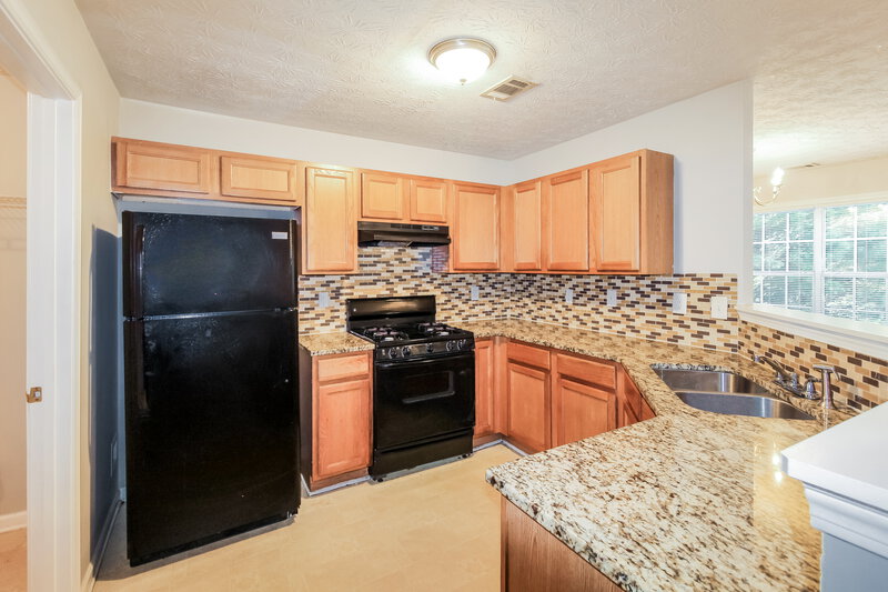 2,125/Mo, 740 Shadow Lakes Dr Lithonia, GA 30058 Kitchen View