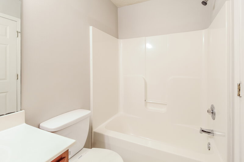 2,125/Mo, 740 Shadow Lakes Dr Lithonia, GA 30058 Bathroom View