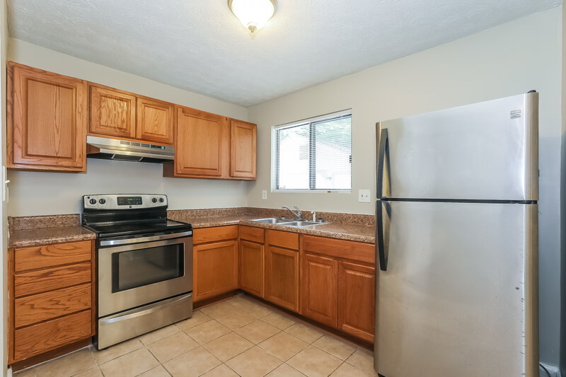 1,725/Mo, 1964 Taffeta Trail Lithonia, GA 30058 Kitchen View
